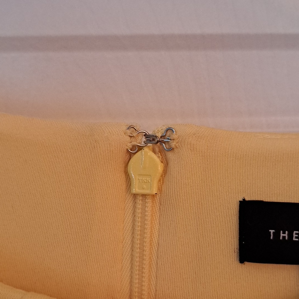 The Limited Dress - Picture 6 of 7
